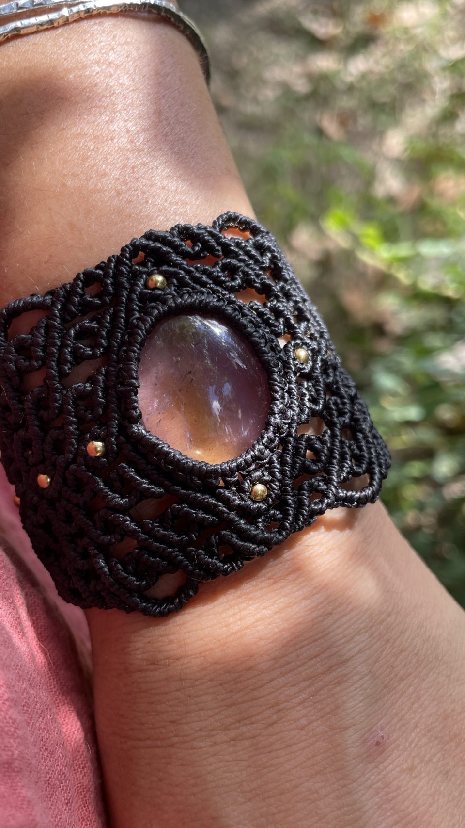 Brazalete de macrame con Ametrino