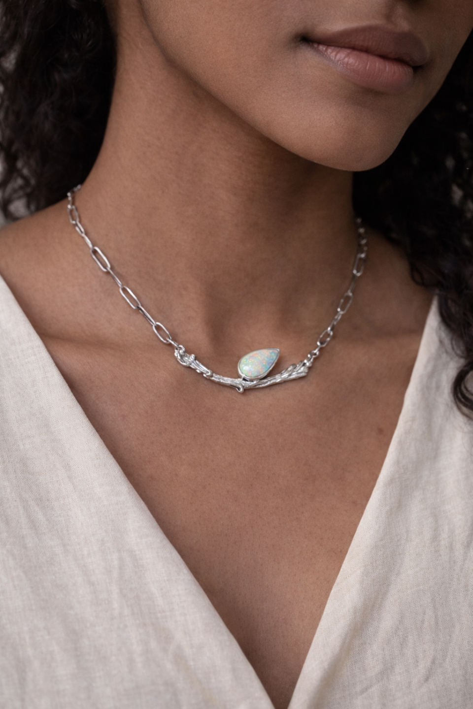 Collar savia con Opalo etíope