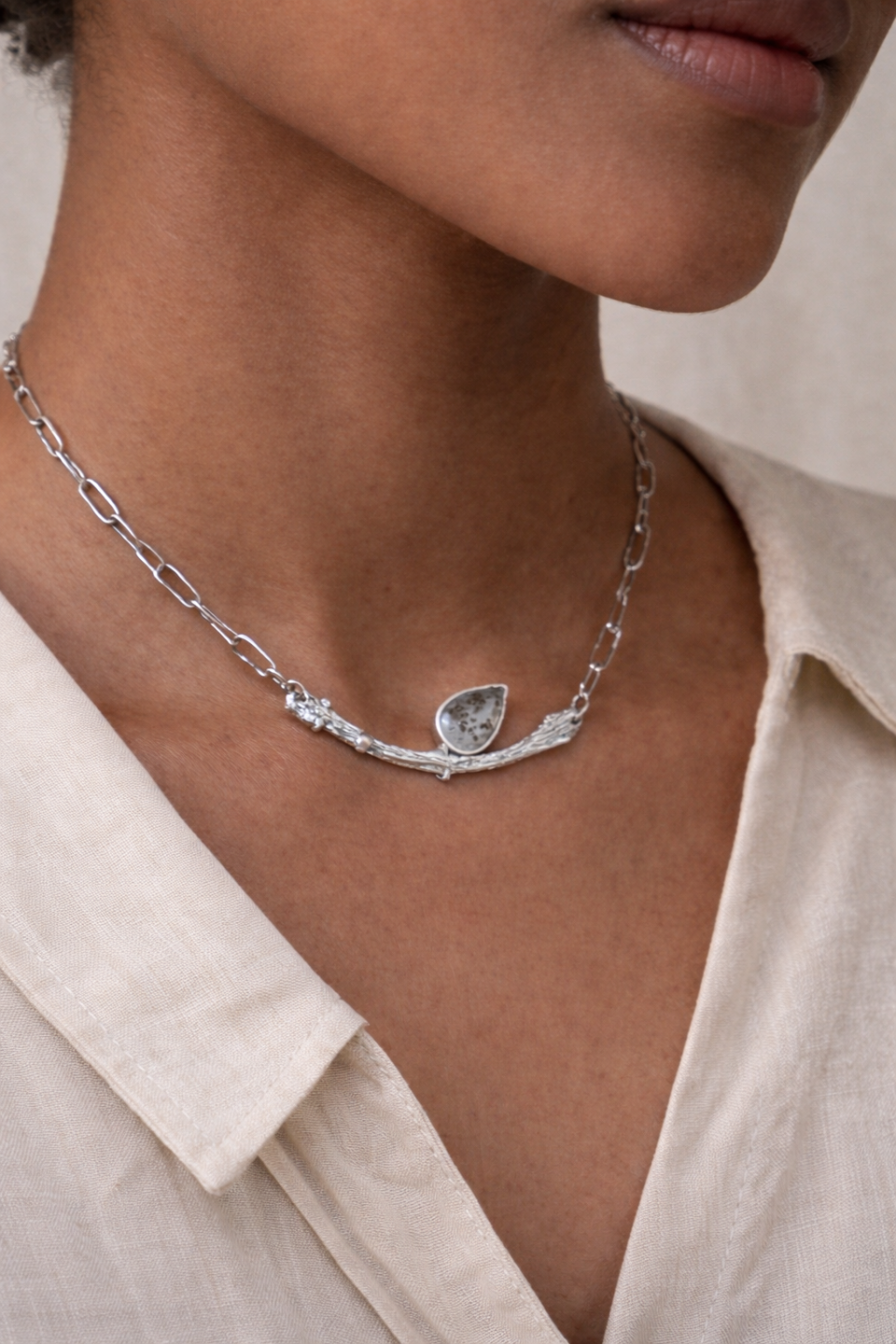 Collar Savia con cuarzo con inclusiones