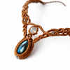 gargantilla de macrame con labradorita