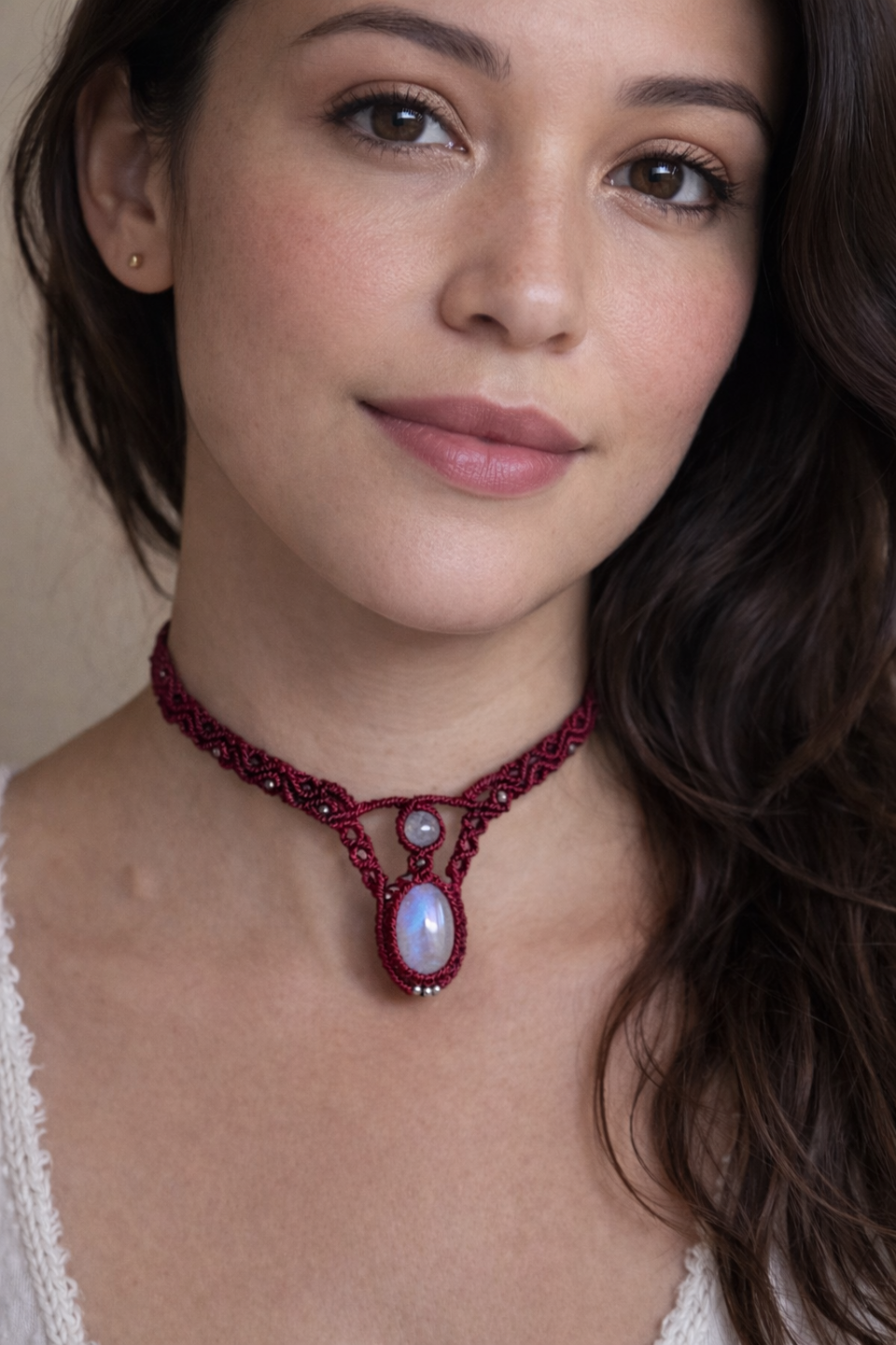 Gargantilla de macramé con piedra luna