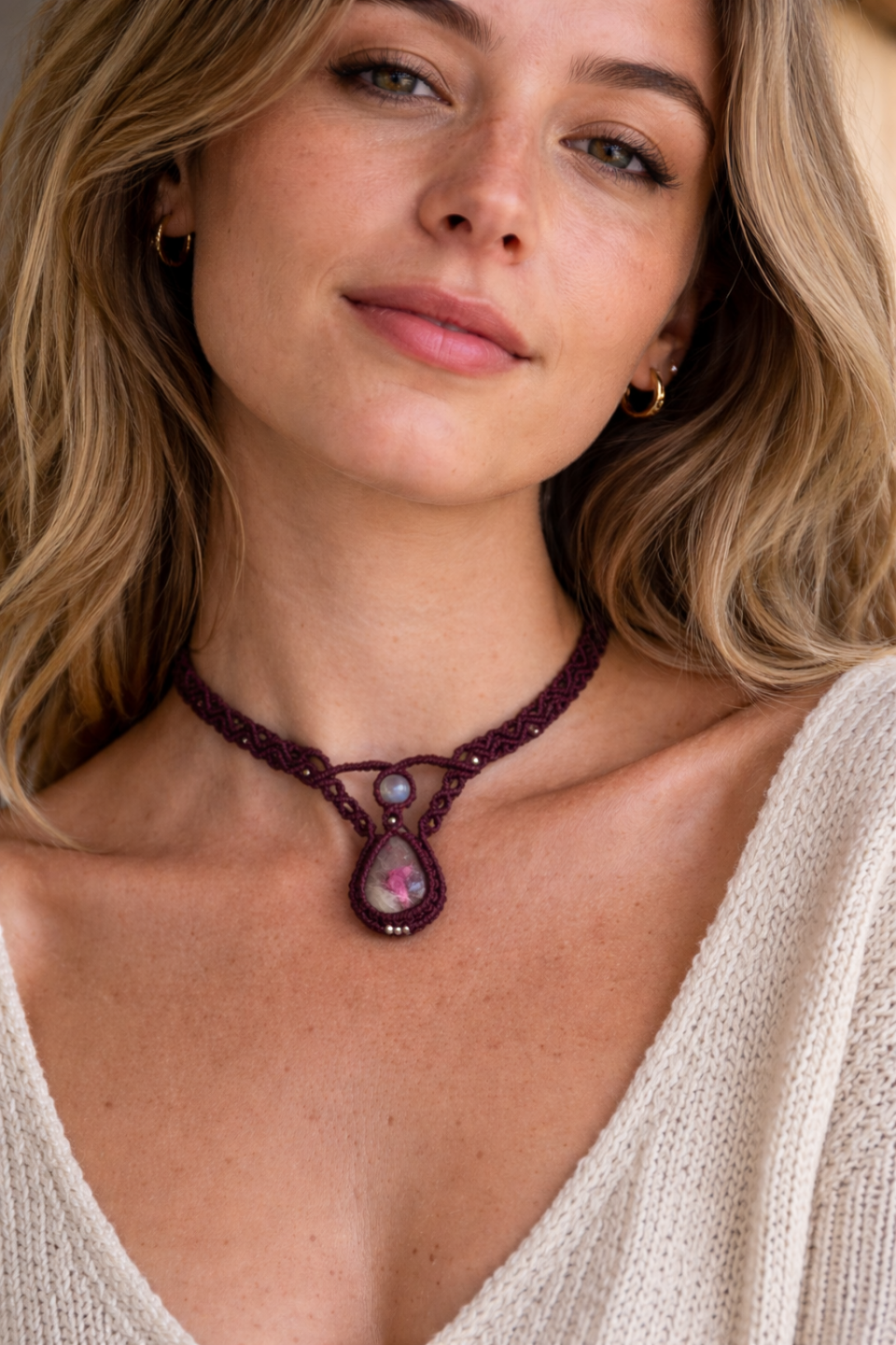 Gargantilla de macramé con cobalto calcita