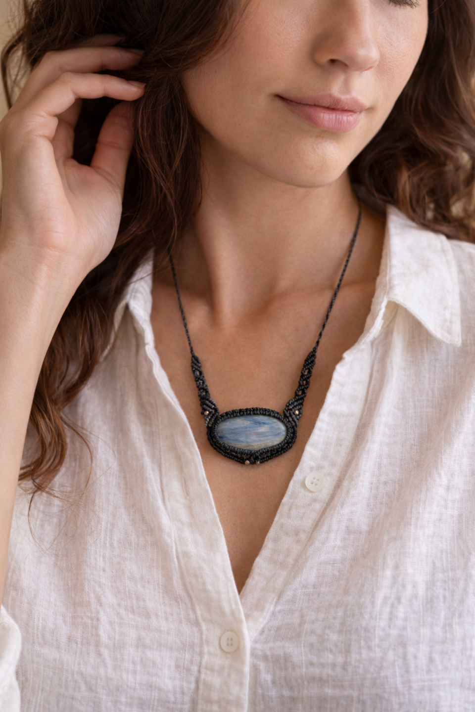 Collar de macramé Pausa con Cianita