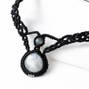 gargantilla de macrame con piedra luna